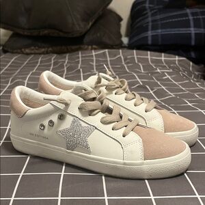 Vintage Havana White and Tan Sneakers